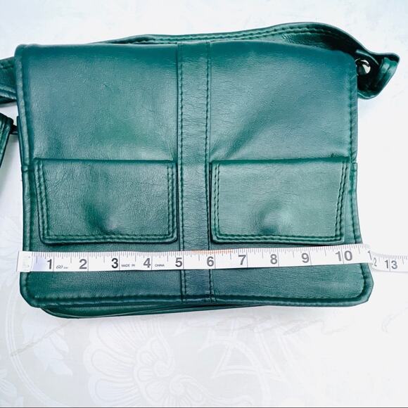 Pace Setter Vintage Dark Green Flap Close Shoulder Purse - Picture 11 of 11